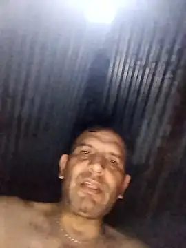 Snapshot of RogueTraveler chatting on 17, 1, 2026 RogueTraveler online show from 17, 1, 2026