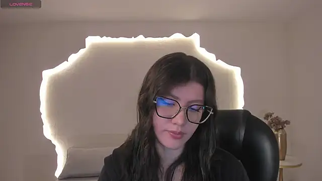 Snapshot of AmberFarrell chatting on 8, 6, 2026 AmberFarrell online show from 8, 6, 2026