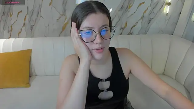 Snapshot of AmberFarrell chatting on 3, 7, 2026 AmberFarrell online show from 3, 7, 2026