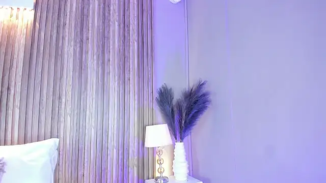 HannaPaola online show from 2, 2, 2026