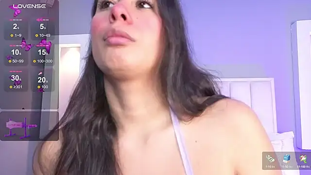 HannaPaola online show from 3, 10, 2025