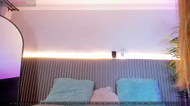 valentina lux online show from 3, 3, 2026