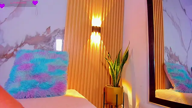 valentina lux online show from 19, 9, 2025