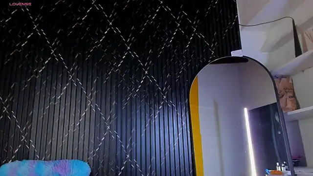 valentina lux online show from 4, 10, 2025