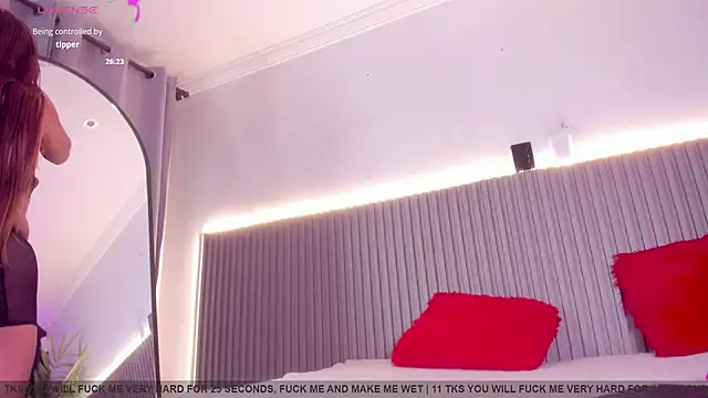 valentina lux online show from 27, 3, 2026