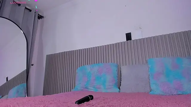 valentina lux online show from 2, 5, 2026