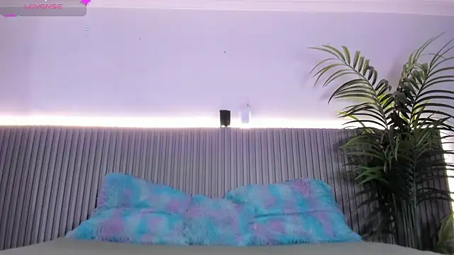 valentina lux online show from 13, 2, 2026