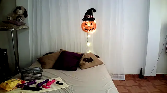 Hanna Charming online show from 8, 10, 2025