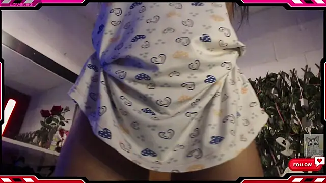 Sarahgin online show from 5, 10, 2025