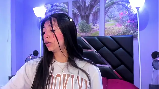 KimberlyVillaLobos online show from 13, 1, 2026