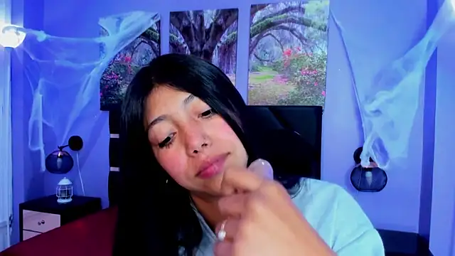 Snapshot of KimberlyVillaLobos chatting on 4, 11, 2025 KimberlyVillaLobos online show from 4, 11, 2025