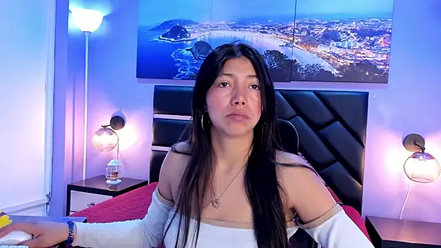 KimberlyVillaLobos online show from 13, 4, 2026