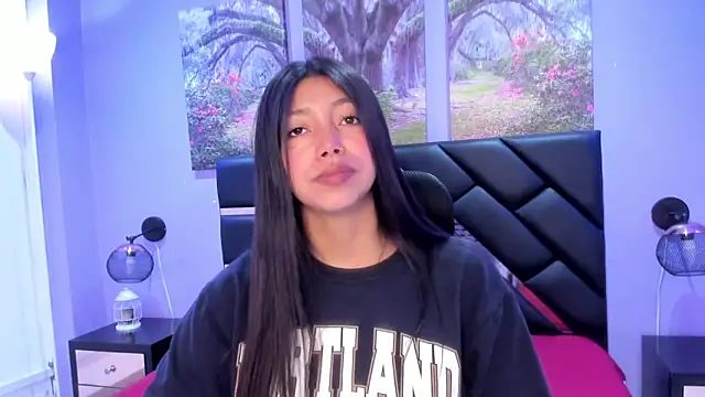 Snapshot of KimberlyVillaLobos chatting on 13, 11, 2025 KimberlyVillaLobos online show from 13, 11, 2025