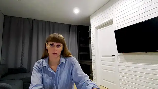 Snapshot of Daniella_Lorente chatting on 8, 7, 2026 Daniella Lorente online show from 8, 7, 2026