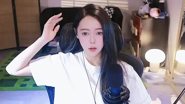 Roseonly  online show from 22, 10, 2025