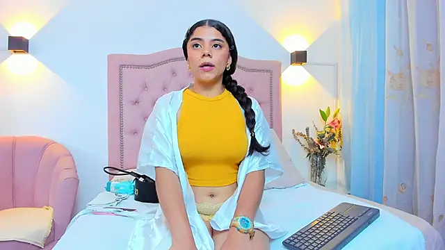 Snapshot of JulieeHabubu chatting on 24, 9, 2025 JulieeHabubu online show from 24, 9, 2025