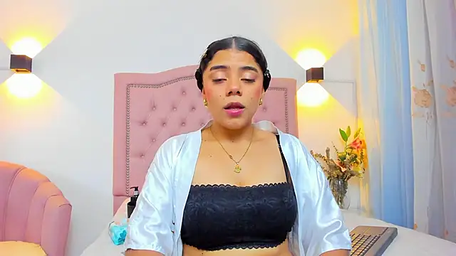 Snapshot of JulieeHabubu chatting on 25, 9, 2025 JulieeHabubu online show from 25, 9, 2025