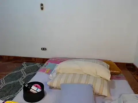 Snapshot of JulieeHabubu chatting on 9, 2, 2025 JulieeHabubu online show from 9, 2, 2025