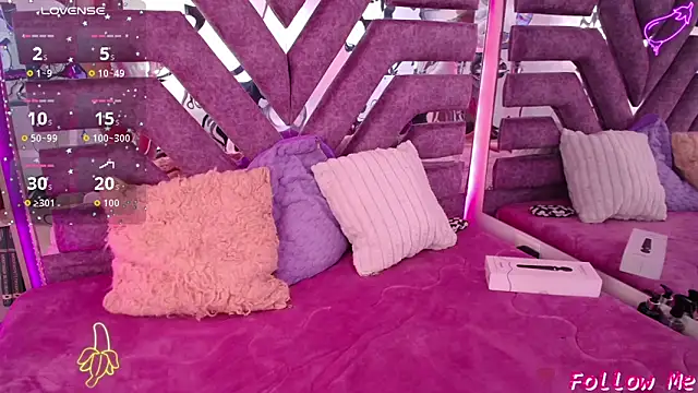 AliceWalker 11 online show from 10, 10, 2025