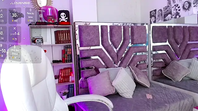 AliceWalker 11 online show from 12, 11, 2025