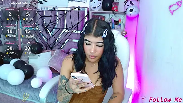 AliceWalker 11 online show from 23, 10, 2025