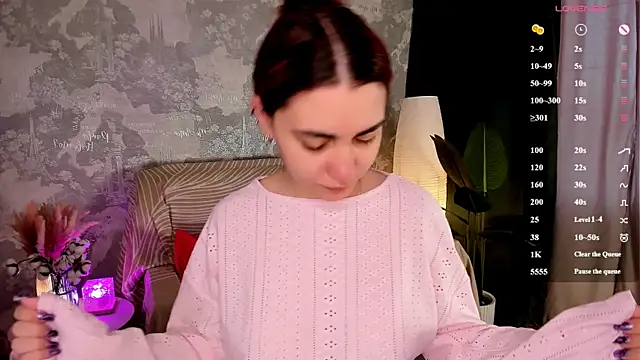 hannacheekss  online show from 8, 7, 2026