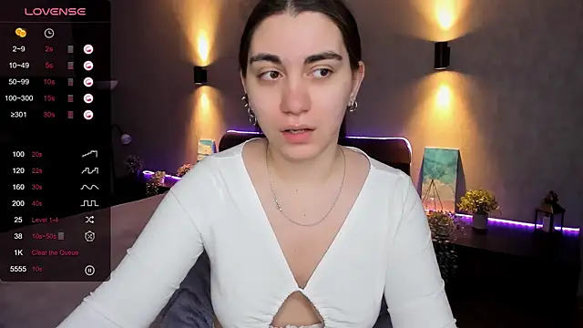 hannacheekss  online show from 17, 3, 2025