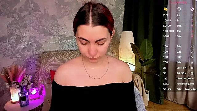 hannacheekss  online show from 15, 7, 2026