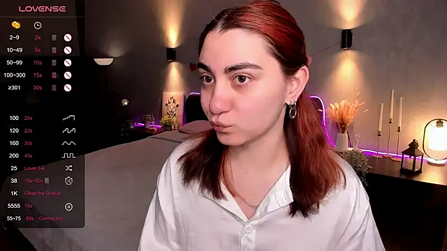 hannacheekss  online show from 13, 5, 2026