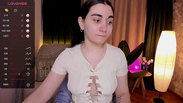 hannacheekss  online show from 10, 3, 2025