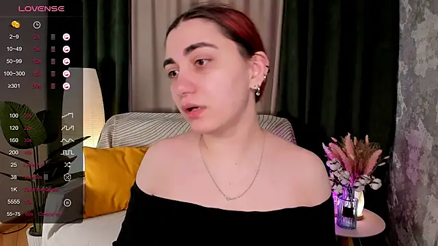 hannacheekss  online show from 9, 4, 2026