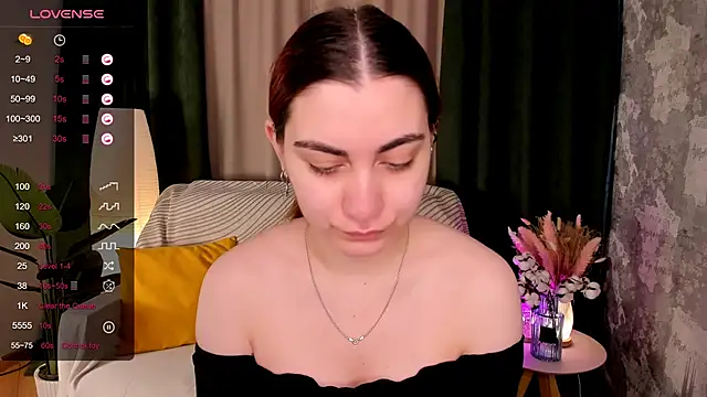 hannacheekss  online show from 11, 4, 2026