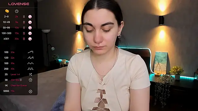 hannacheekss  online show from 14, 3, 2025