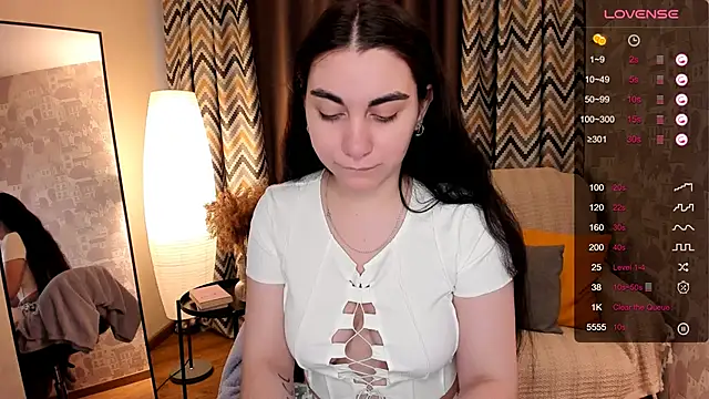 hannacheekss  online show from 3, 3, 2025