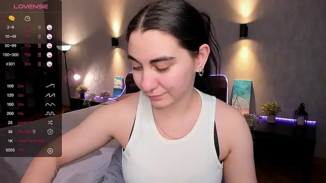 hannacheekss  online show from 4, 3, 2025