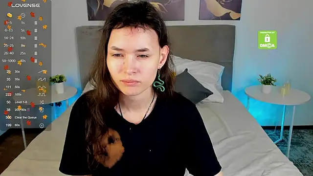 Emily Strikeee online show from 3, 11, 2025