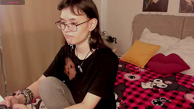 Emily Strikeee online show from 19, 3, 2026