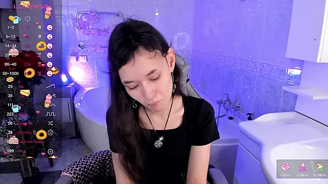 Emily Strikeee online show from 23, 11, 2025