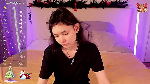 Emily Strikeee online show from 22, 12, 2025