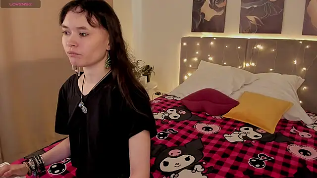 Emily Strikeee online show from 4, 5, 2026