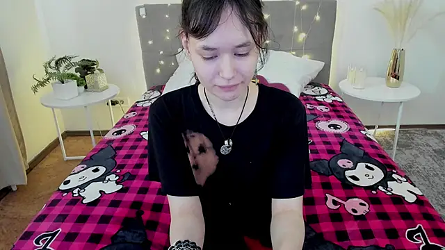Emily Strikeee online show from 28, 5, 2026