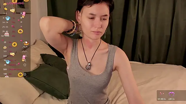 Emily Strikeee online show from 13, 11, 2025