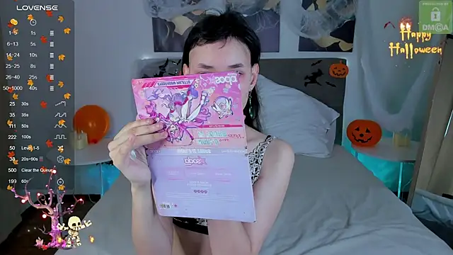 Emily Strikeee online show from 31, 10, 2025