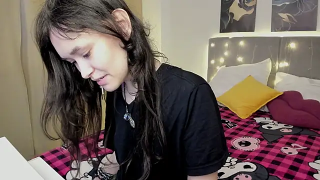 Emily Strikeee online show from 7, 5, 2026