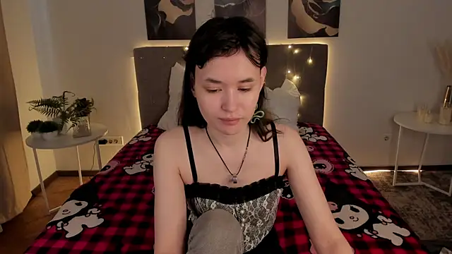 Emily Strikeee online show from 29, 4, 2026