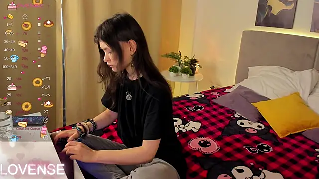 Emily Strikeee online show from 8, 2, 2026