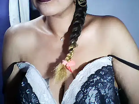 layanah12 online show from 7, 10, 2025