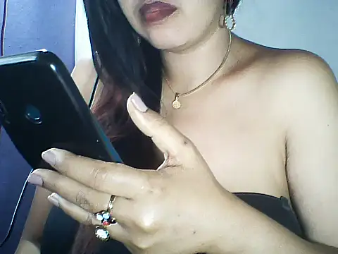 layanah12 online show from 12, 4, 2026