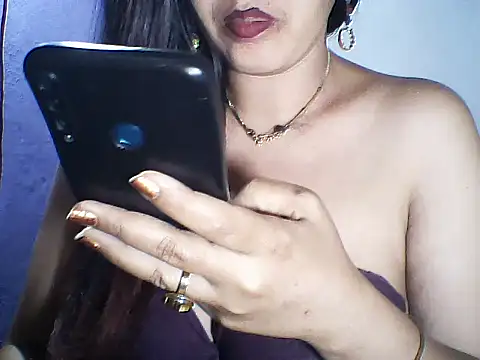 layanah12 online show from 8, 3, 2026