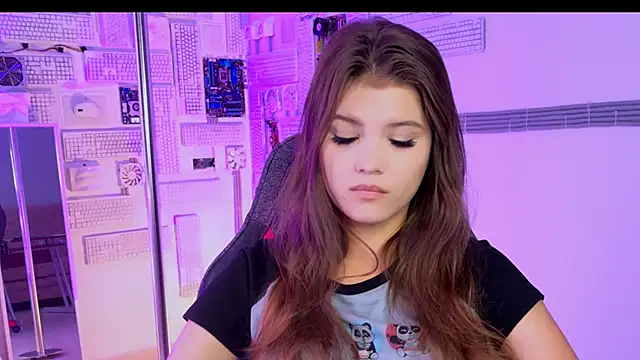 EvaThopson online show from 19, 9, 2025